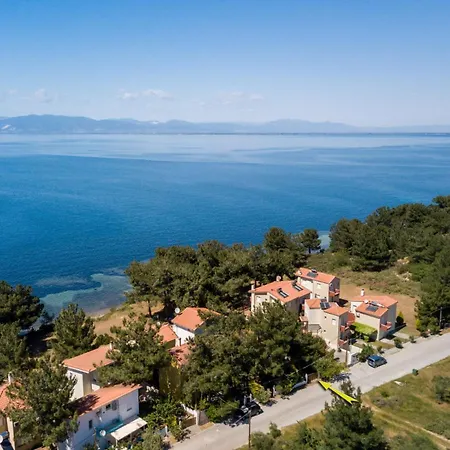 Beluga House Villa *