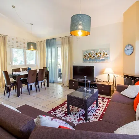 Beluga House Villa *